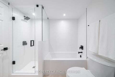 Photo 19 at 1111 - 77 Harbour Square, Waterfront Communities C1, Toronto