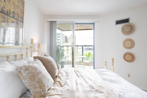 Photo 23 at 1111 - 77 Harbour Square, Waterfront Communities C1, Toronto