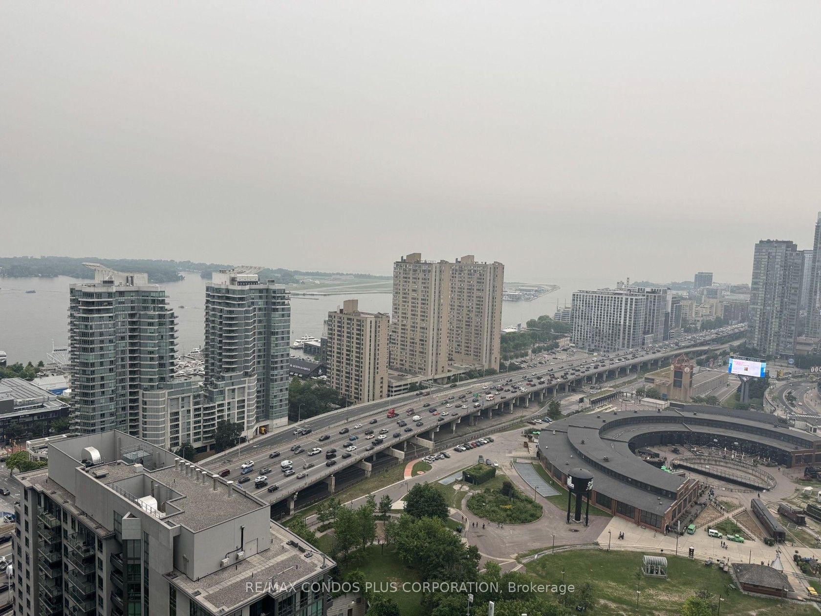 3712 - 30 GRAND TRUNK Crescent, Waterfront Communities C1, Toronto photo number 2