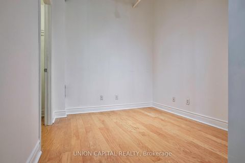 Photo 13 at 143 - 71 Mccaul Street, Chinatown, Toronto