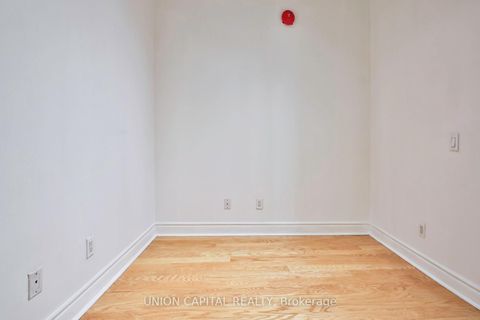 Photo 18 at 143 - 71 Mccaul Street, Chinatown, Toronto