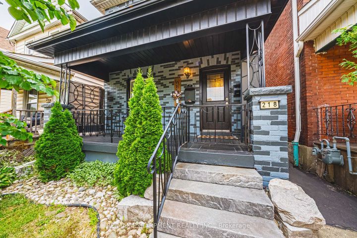 Photo 1 at 218 Grosvenor Avenue N, Crown Point, Hamilton