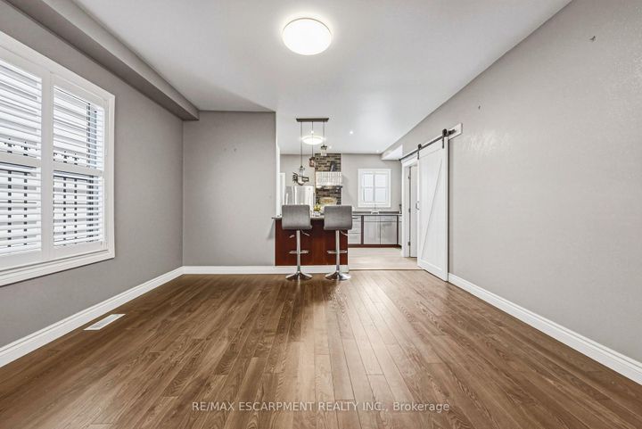 Photo 6 at 218 Grosvenor Avenue N, Crown Point, Hamilton