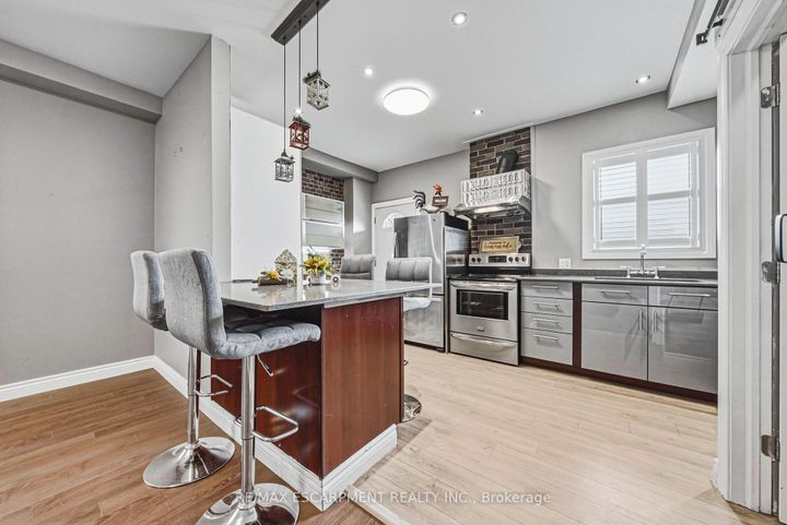 Photo 7 at 218 Grosvenor Avenue N, Crown Point, Hamilton
