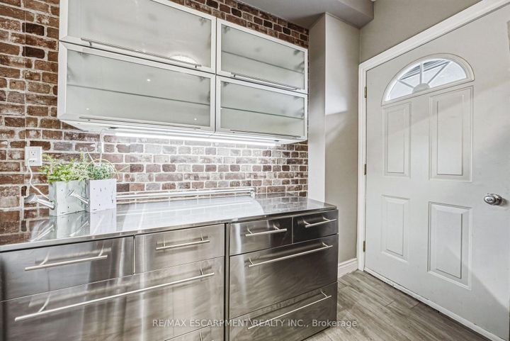 Photo 10 at 218 Grosvenor Avenue N, Crown Point, Hamilton