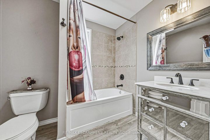 Photo 13 at 218 Grosvenor Avenue N, Crown Point, Hamilton