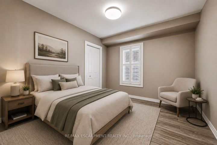 Photo 14 at 218 Grosvenor Avenue N, Crown Point, Hamilton