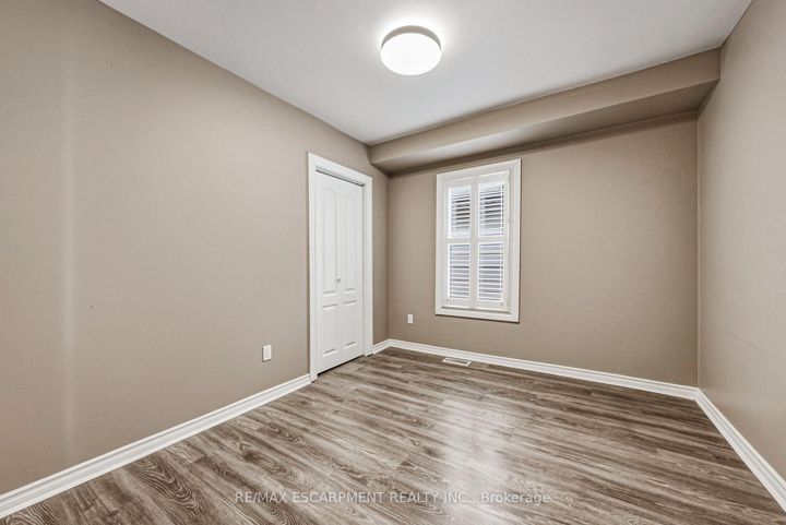 Photo 15 at 218 Grosvenor Avenue N, Crown Point, Hamilton