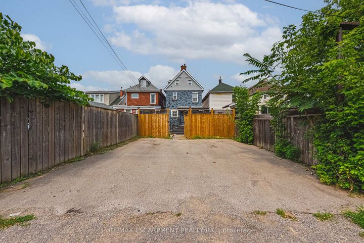 Photo 31 at 218 Grosvenor Avenue N, Crown Point, Hamilton