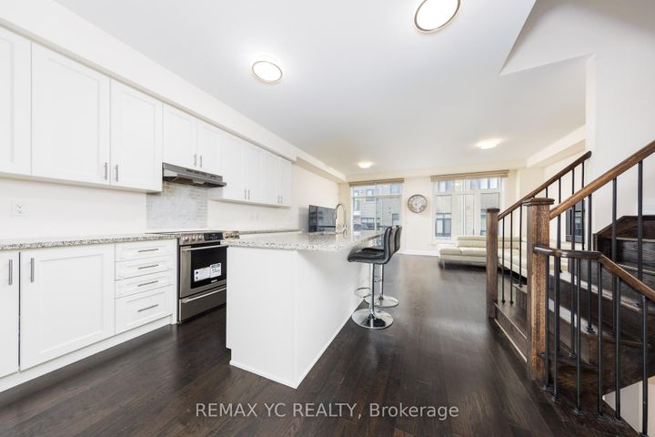 Photo 7 at 33 Duncombe Lane, South Richvale, Richmond Hill