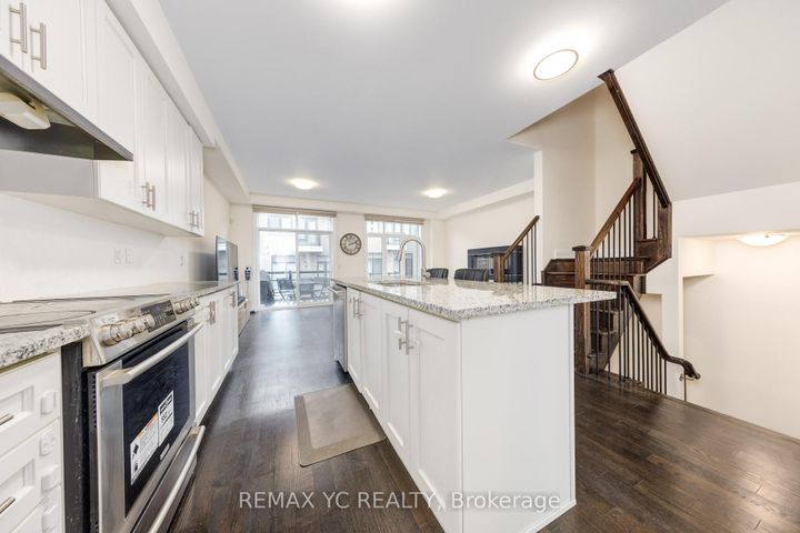 Photo 8 at 33 Duncombe Lane, South Richvale, Richmond Hill