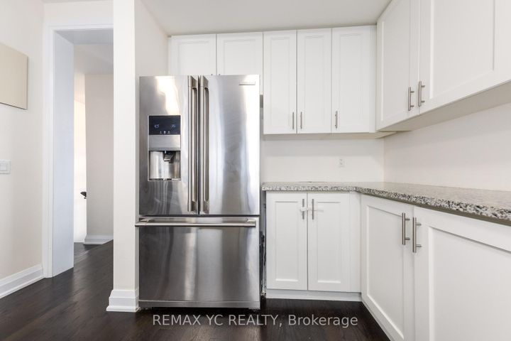 Photo 9 at 33 Duncombe Lane, South Richvale, Richmond Hill
