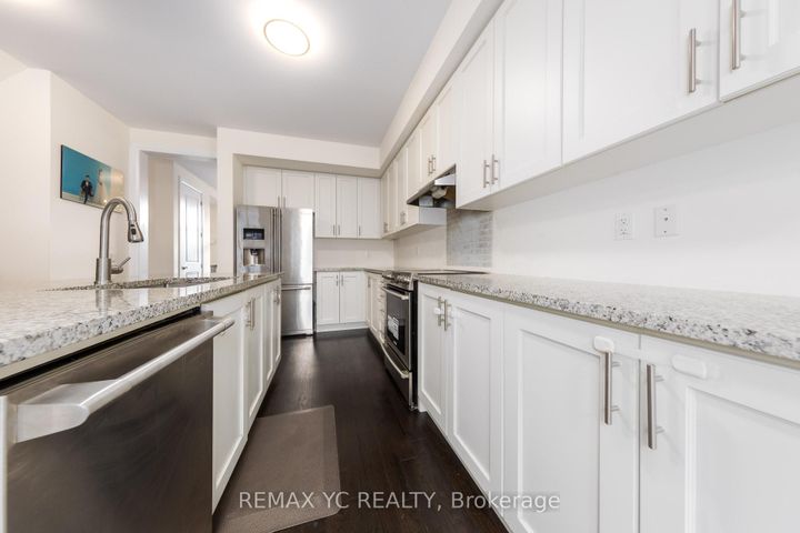 Photo 11 at 33 Duncombe Lane, South Richvale, Richmond Hill