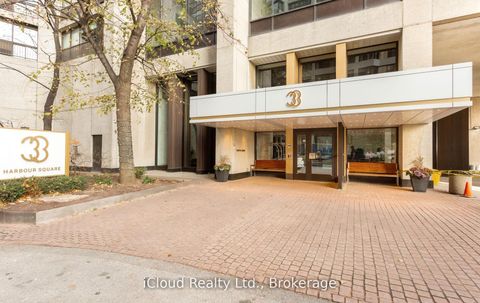 Photo 2 at 837 - 33 Harbour Square, Waterfront Communities C1, Toronto