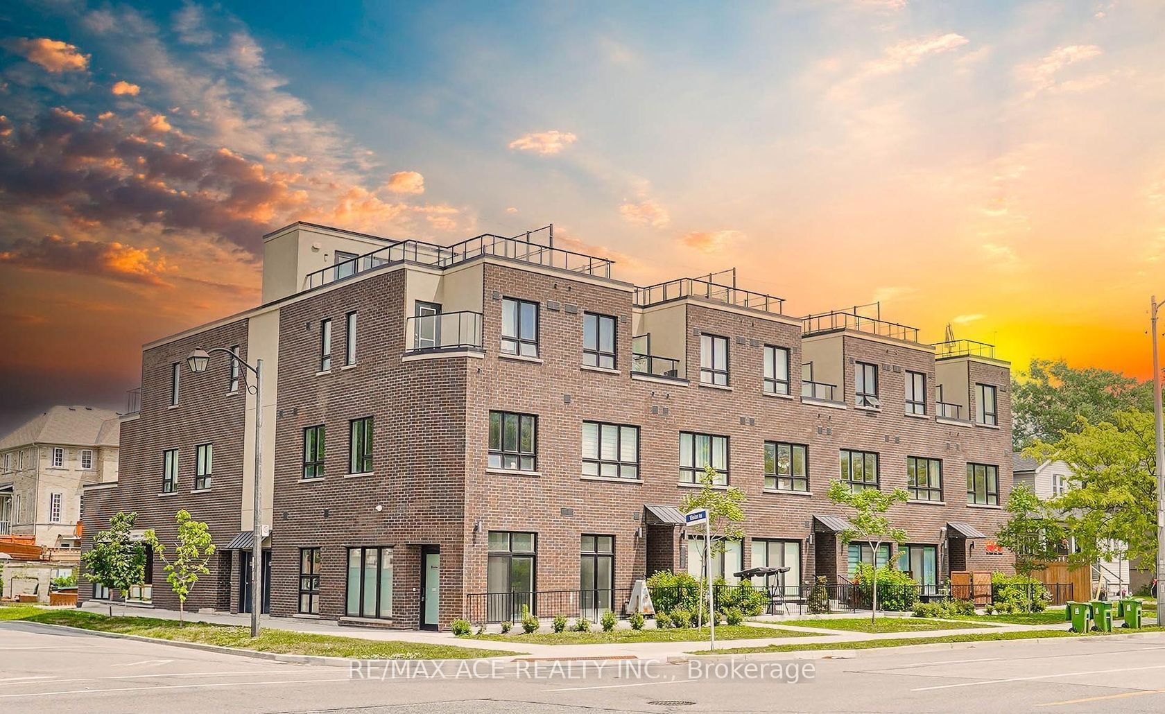105 - 3686 St Clair Avenue E, Cliffcrest, Toronto photo 0