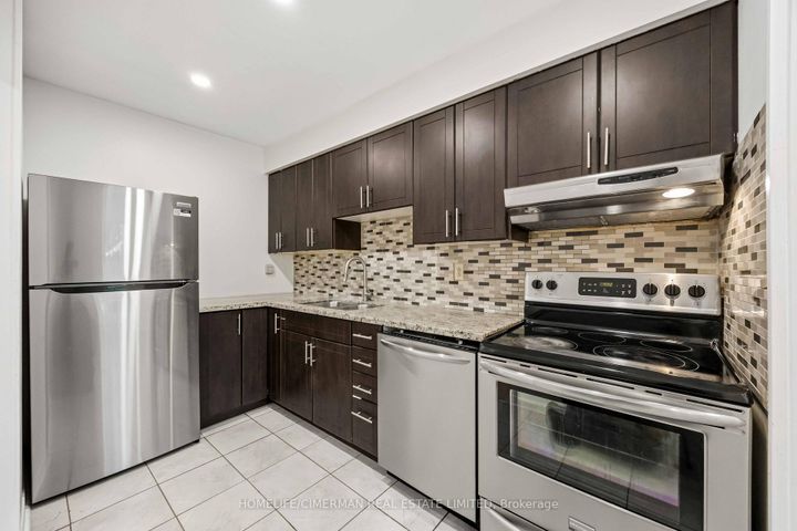 Photo 3 at 142 Thorny Vineway, Bayview Village, Toronto