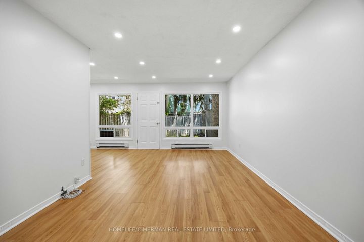 Photo 6 at 142 Thorny Vineway, Bayview Village, Toronto