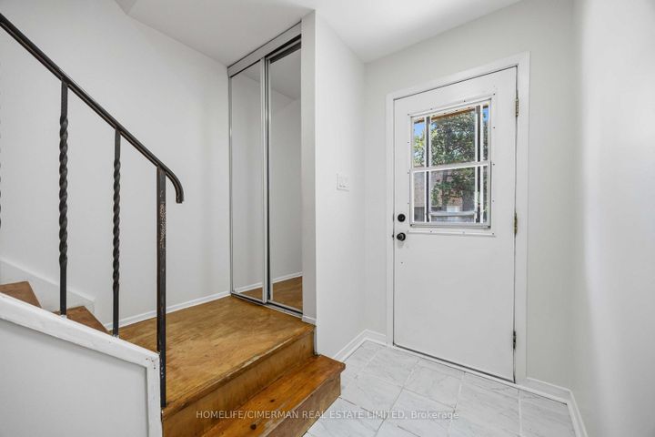 Photo 8 at 142 Thorny Vineway, Bayview Village, Toronto