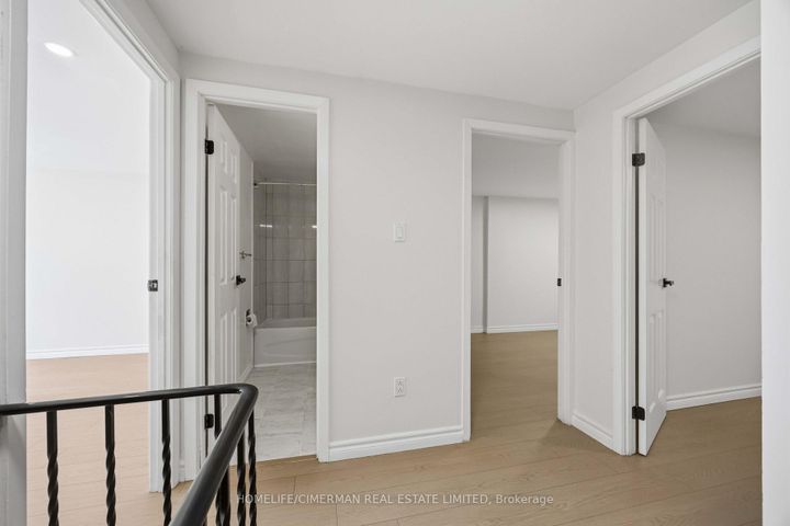Photo 9 at 142 Thorny Vineway, Bayview Village, Toronto