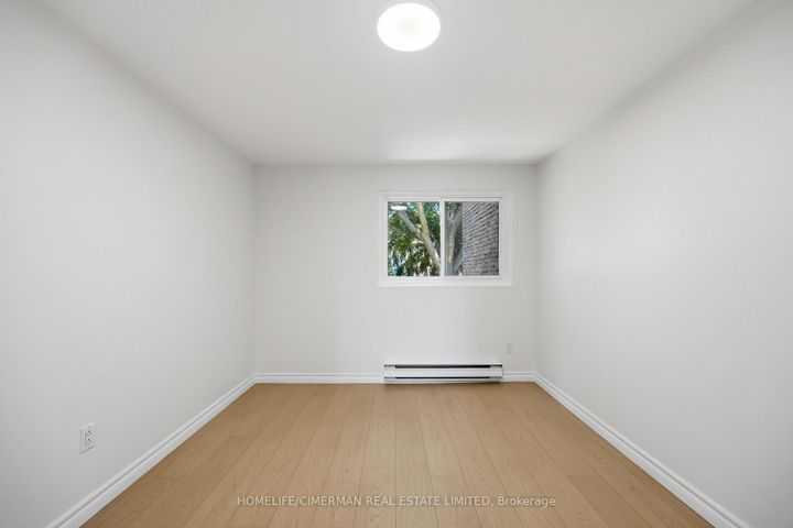 Photo 14 at 142 Thorny Vineway, Bayview Village, Toronto
