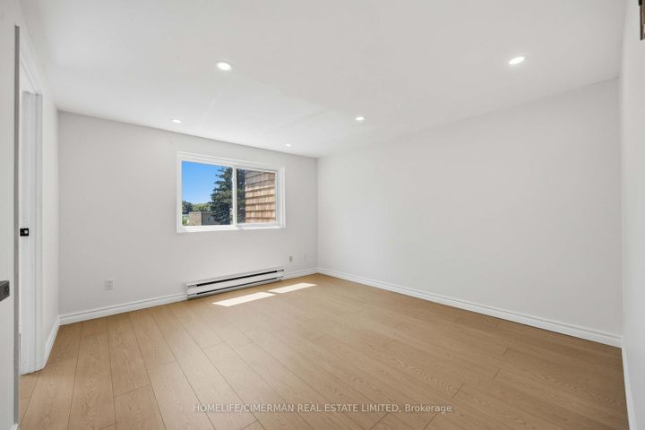 Photo 18 at 142 Thorny Vineway, Bayview Village, Toronto