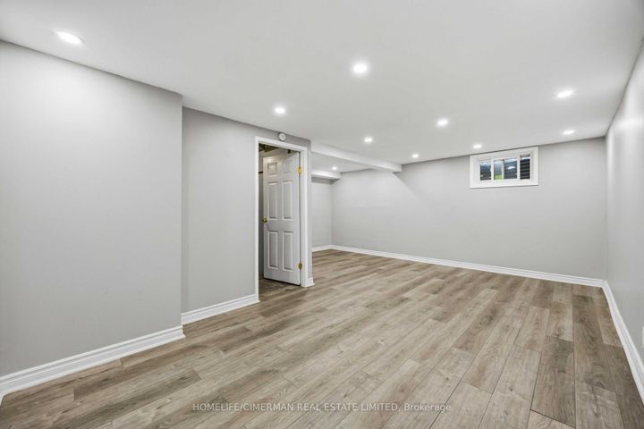 Photo 22 at 142 Thorny Vineway, Bayview Village, Toronto