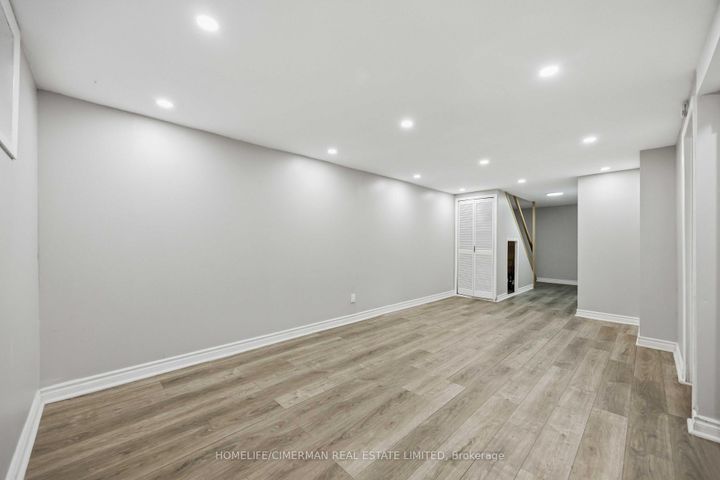 Photo 23 at 142 Thorny Vineway, Bayview Village, Toronto