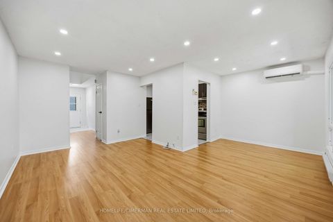 Photo 5 at 151 - 142 Thorny Vineway, Bayview Village, Toronto