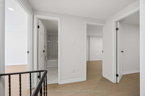 Photo 9 at 151 - 142 Thorny Vineway, Bayview Village, Toronto