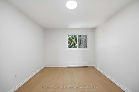 Photo 14 at 151 - 142 Thorny Vineway, Bayview Village, Toronto