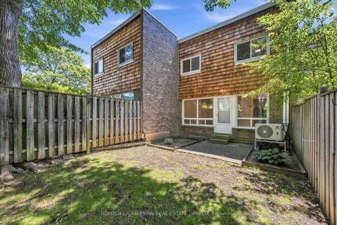 Photo 26 at 151 - 142 Thorny Vineway, Bayview Village, Toronto