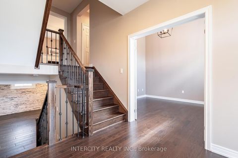 Photo 6 at 6 Flay Court, Cookstown, Innisfil