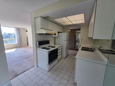 Photo 11 at 403 - 5785 Yonge Street, Newtonbrook East, Toronto