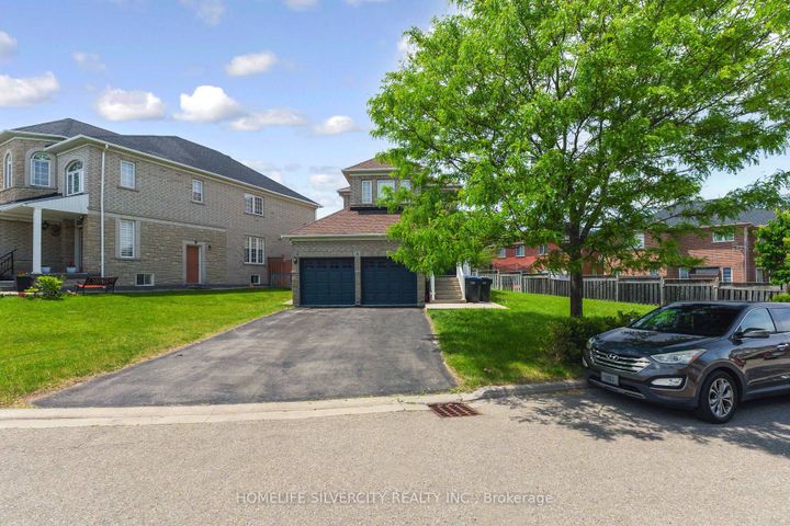Photo 1 at 6 Aria Lane, Bramalea North Industrial, Brampton