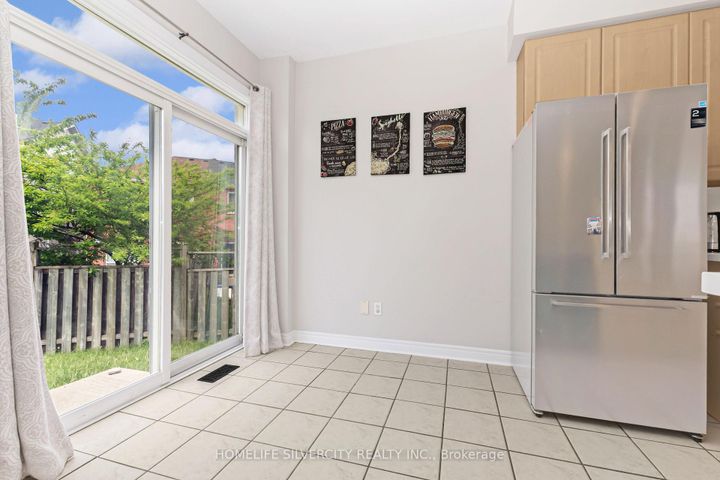 Photo 22 at 6 Aria Lane, Bramalea North Industrial, Brampton