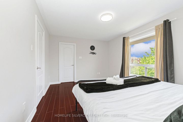 Photo 27 at 6 Aria Lane, Bramalea North Industrial, Brampton