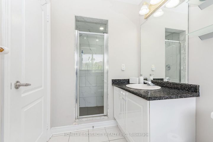 Photo 29 at 6 Aria Lane, Bramalea North Industrial, Brampton