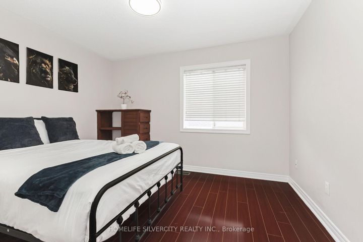 Photo 32 at 6 Aria Lane, Bramalea North Industrial, Brampton