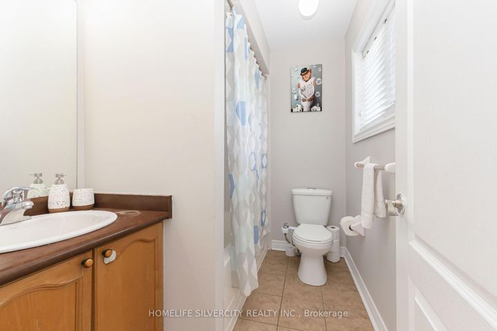 Photo 34 at 6 Aria Lane, Bramalea North Industrial, Brampton