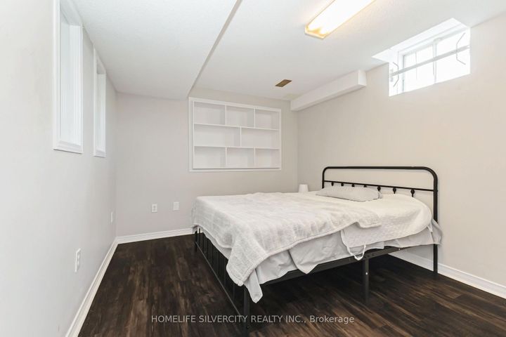 Photo 40 at 6 Aria Lane, Bramalea North Industrial, Brampton