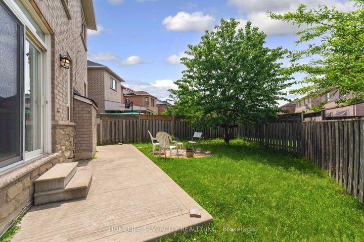 Photo 45 at 6 Aria Lane, Bramalea North Industrial, Brampton