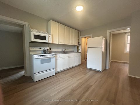 Photo 11 at 36 Sanford Street, Sanford, Barrie
