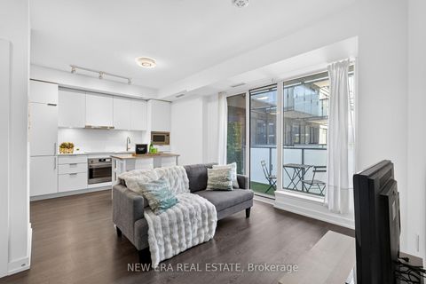 Photo 9 at N433 - 7 Golden Lion Heights, Newtonbrook East, Toronto