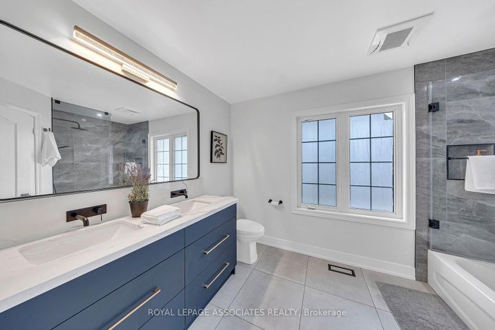 Photo 32 at 5 Mead Terrace, Wismer, Markham