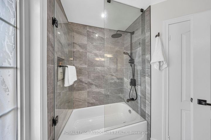 Photo 33 at 5 Mead Terrace, Wismer, Markham