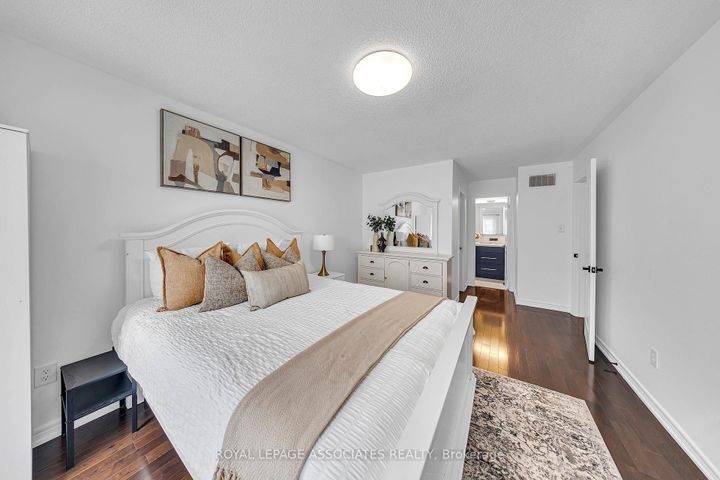 Photo 37 at 5 Mead Terrace, Wismer, Markham
