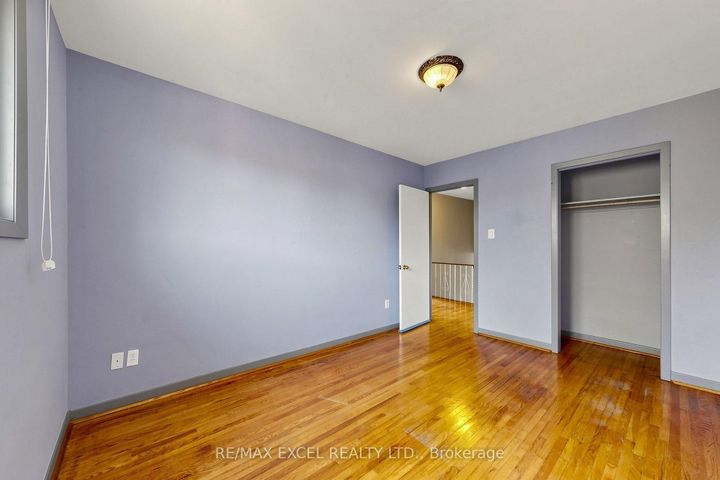 Photo 31 at 216 Shawnee Circle, Pleasant View, Toronto