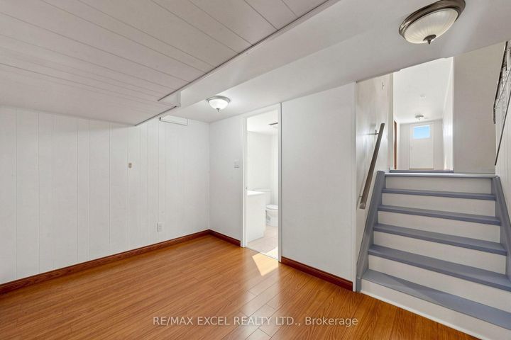 Photo 34 at 216 Shawnee Circle, Pleasant View, Toronto