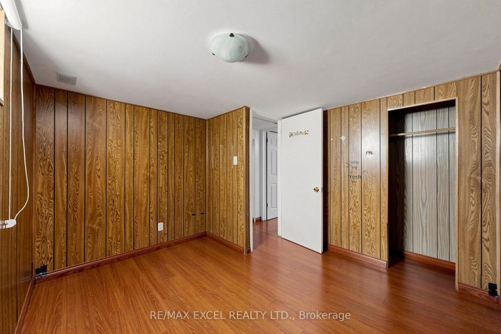 Photo 35 at 216 Shawnee Circle, Pleasant View, Toronto