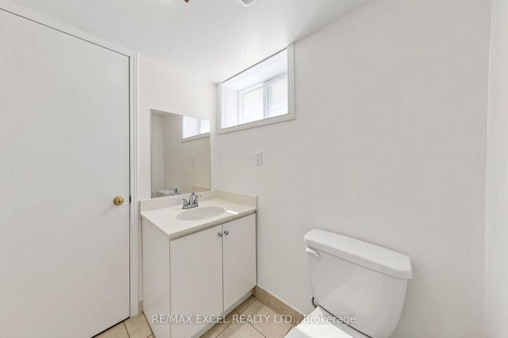 Photo 41 at 216 Shawnee Circle, Pleasant View, Toronto